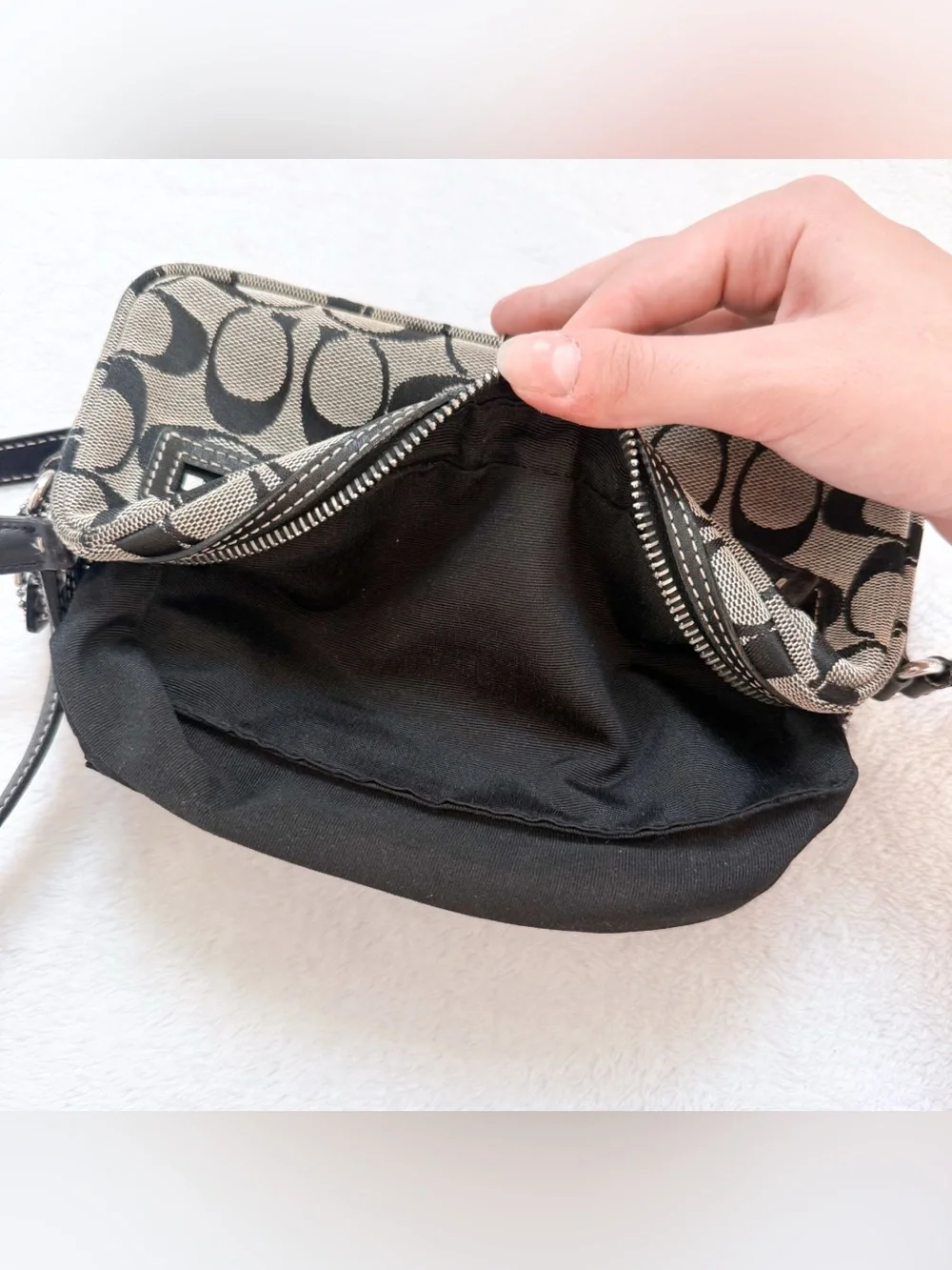 Vintage Coach Y2K Signature Canvas Crossbody Pochette Bag 6073 Black/Grey GUC